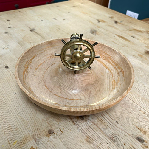 Round wooden tray with - wooden,
