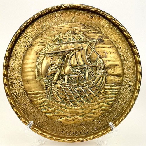 Brass embossed ship wall - brass,