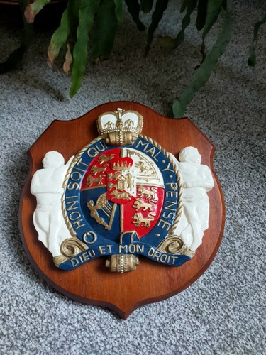 Honi soit qui mal - honi,