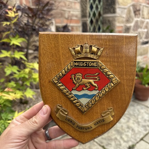 Maidstone crest royal navy - maidstone,